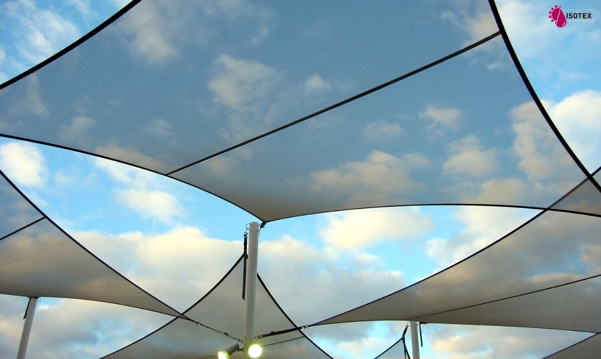 Voiles d'ombrage : La protection solaire sur mesure pour les espaces extérieurs