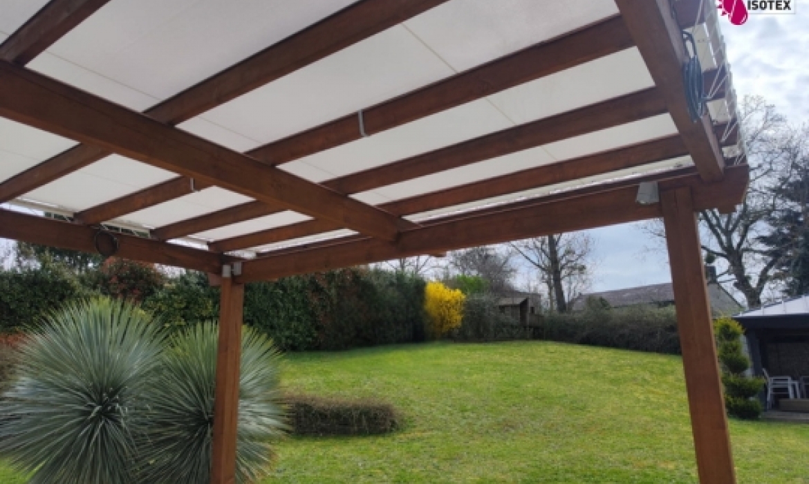 Pergola habillée sur mesure à Crémieu
