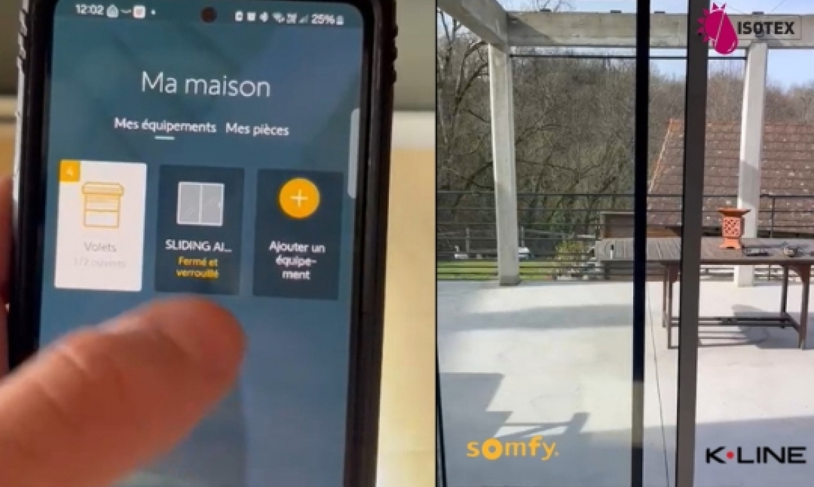 Installation d’une porte fenêtre coulissante aluminium K•Line sur mesure motorisée Somfy à Pont de Beauvoisin – Rénovation premium en Nord Isère