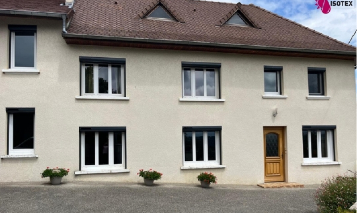Réalisation sur mesure de Volets Roulants Solaires vers Les Abrets en Dauphiné