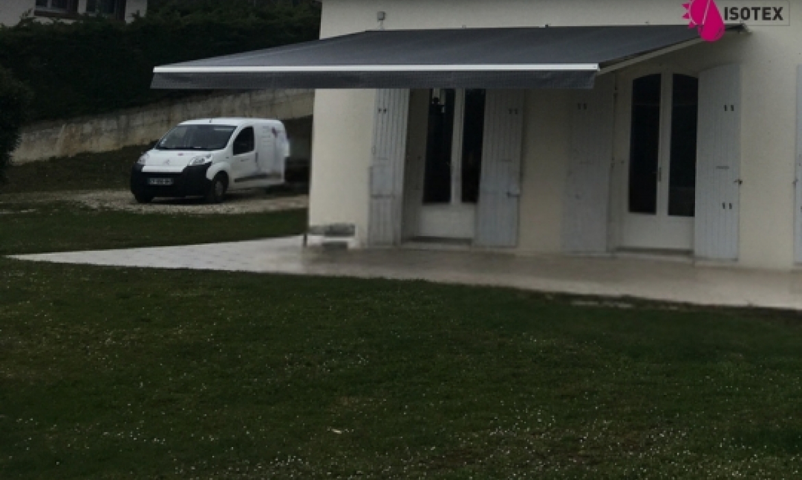 Store de Terrasse motorisé à Saint Jean de Bournay : Confort et Technologie