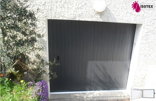 Porte de garage sectionnelle sur mesure à Morestel