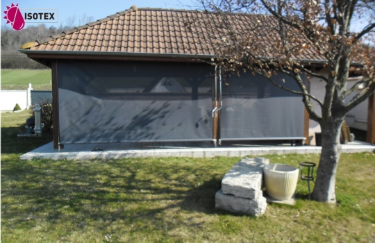Store vertical sur mesure signé Isotex