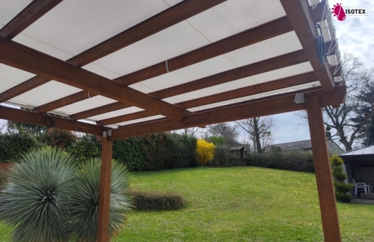 Pergola habillée sur mesure à Crémieu