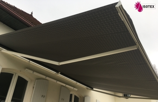 Store de Terrasse motorisé à Saint Jean de Bournay : Confort et Technologie