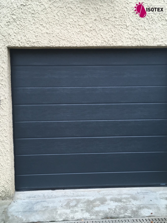 Porte de garage sectionnelle refoulement plafond